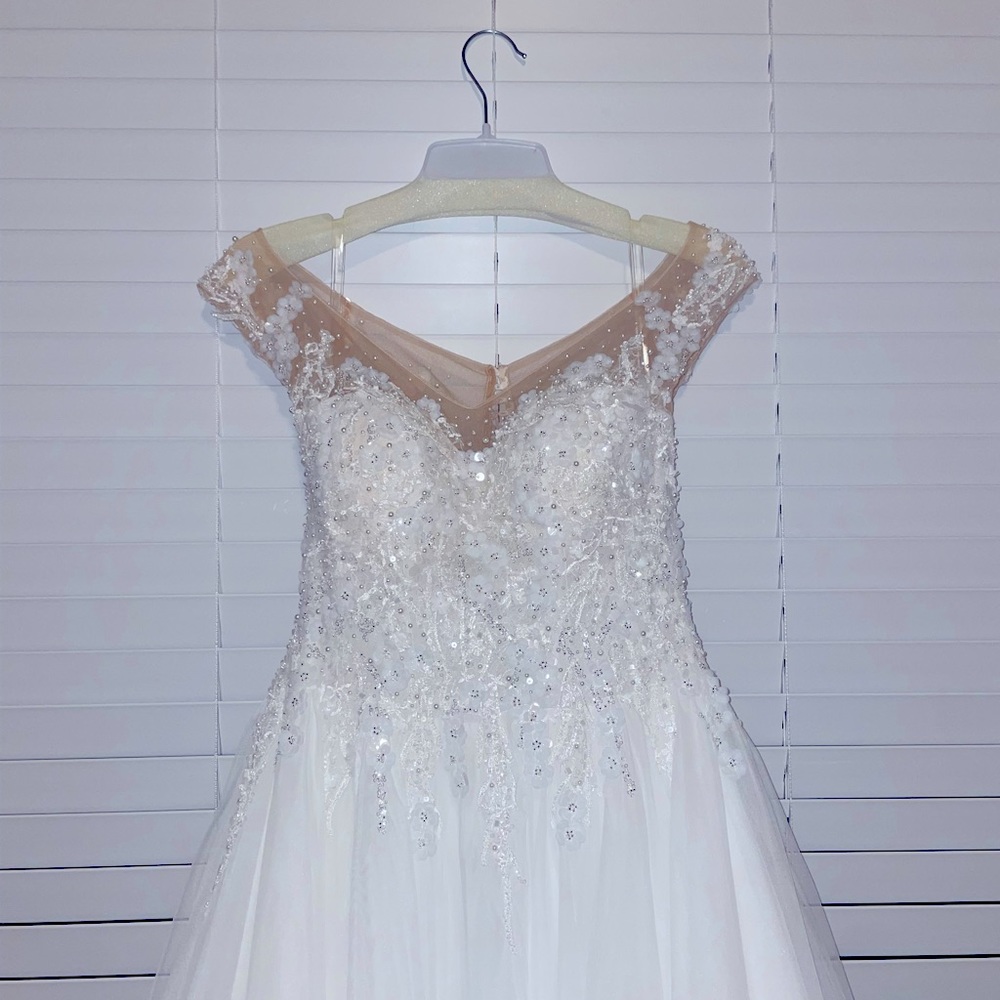 WEDDING DRESS